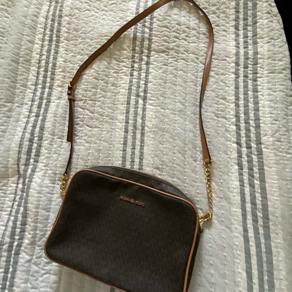 Michael Kors Crossbody - Picture 5 of 5